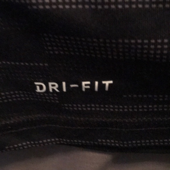 Nike Dri-Fri Tee - Picture 4 of 5